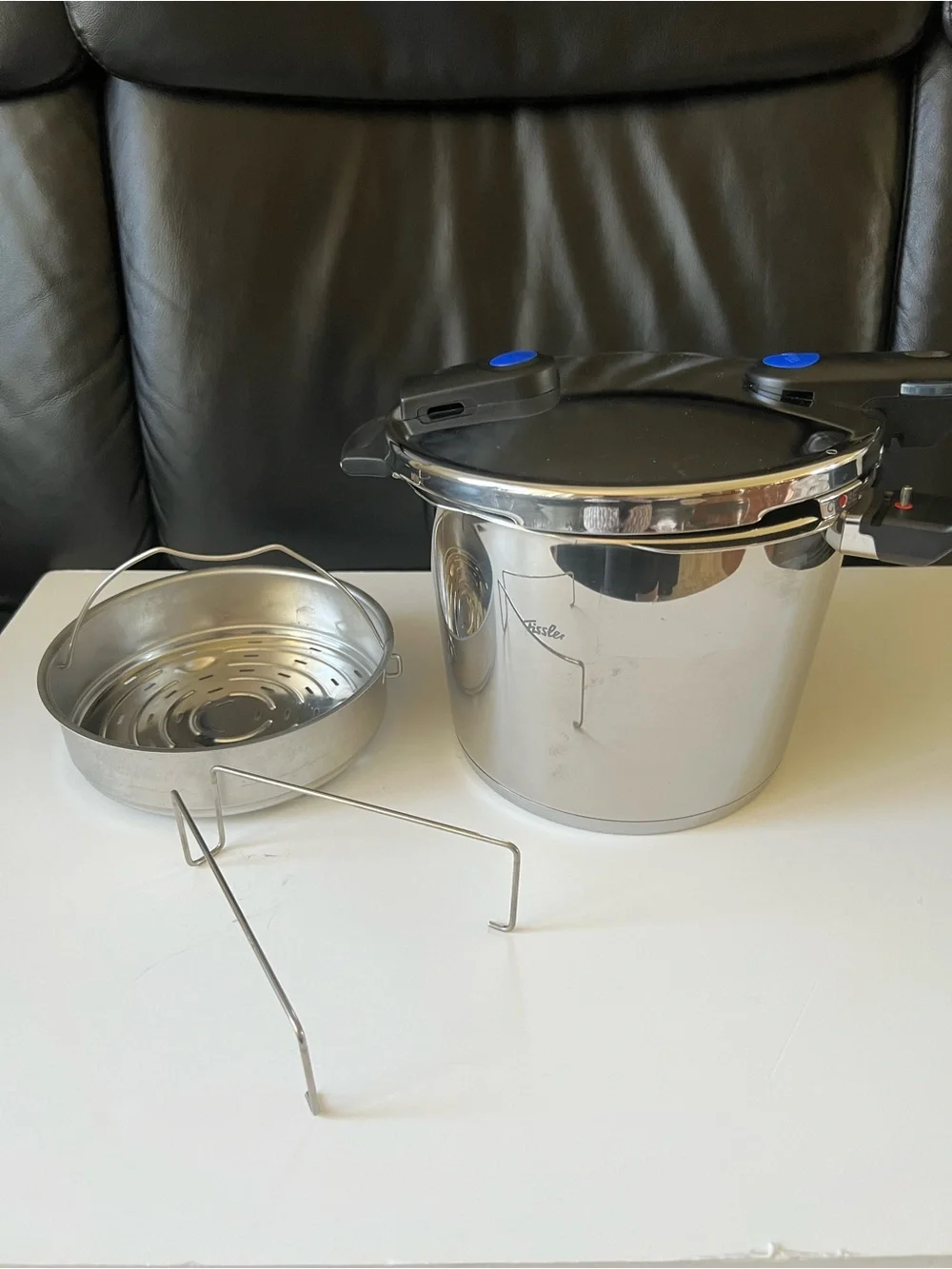 Fissler Vitaquick Premium 6.3 Qt Pressure Cooker